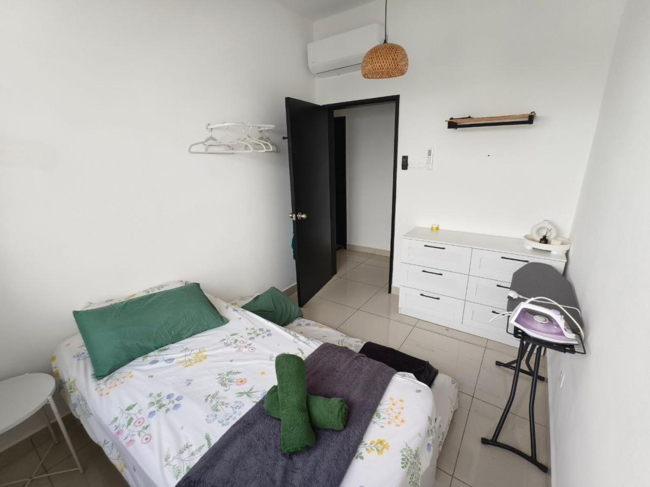The Moon Homestay At Putrajaya Exterior photo